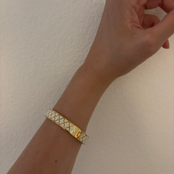 Halcyon Days Agama Cream & Gold Hinged Bangle Bracelet - Gift For Her - Picture 3 of 12